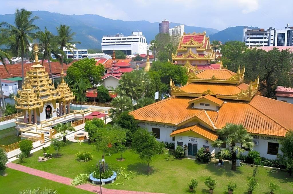 สแตลเลียน สวีท ปีนัง Hotel Jelutong ภายนอก รูปภาพ