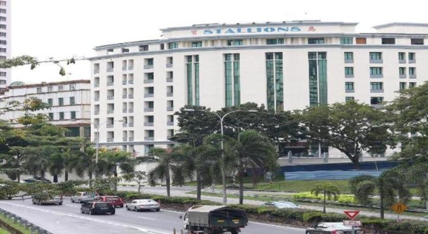 สแตลเลียน สวีท ปีนัง Hotel Jelutong ภายนอก รูปภาพ