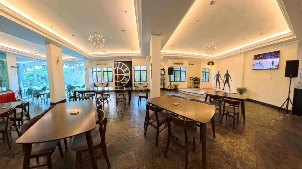 สแตลเลียน สวีท ปีนัง Hotel Jelutong ภายนอก รูปภาพ