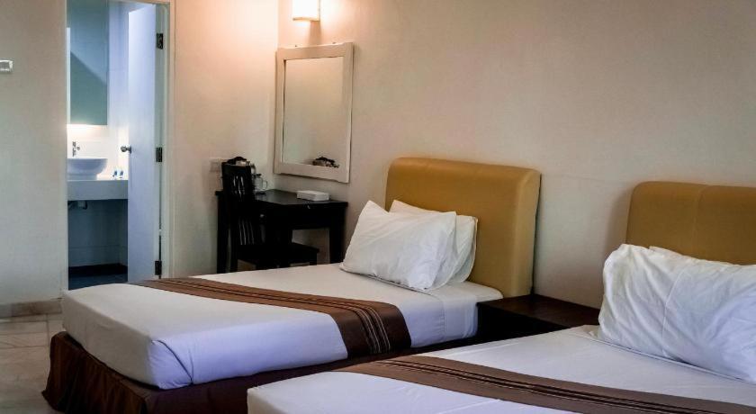 สแตลเลียน สวีท ปีนัง Hotel Jelutong ภายนอก รูปภาพ