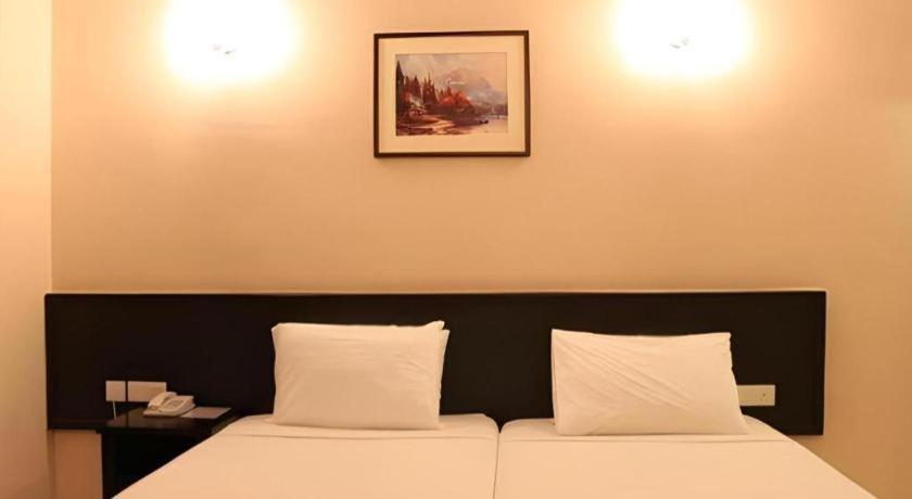 สแตลเลียน สวีท ปีนัง Hotel Jelutong ภายนอก รูปภาพ