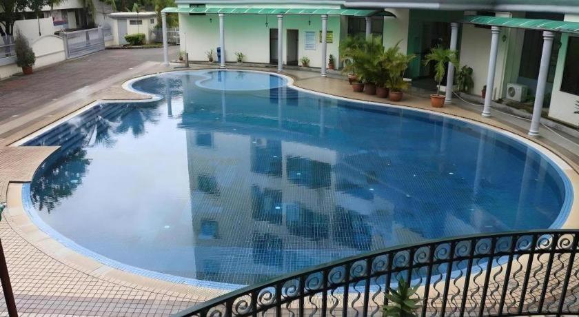 สแตลเลียน สวีท ปีนัง Hotel Jelutong ภายนอก รูปภาพ